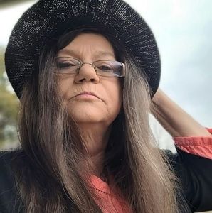 Meet your Posher, Ellen